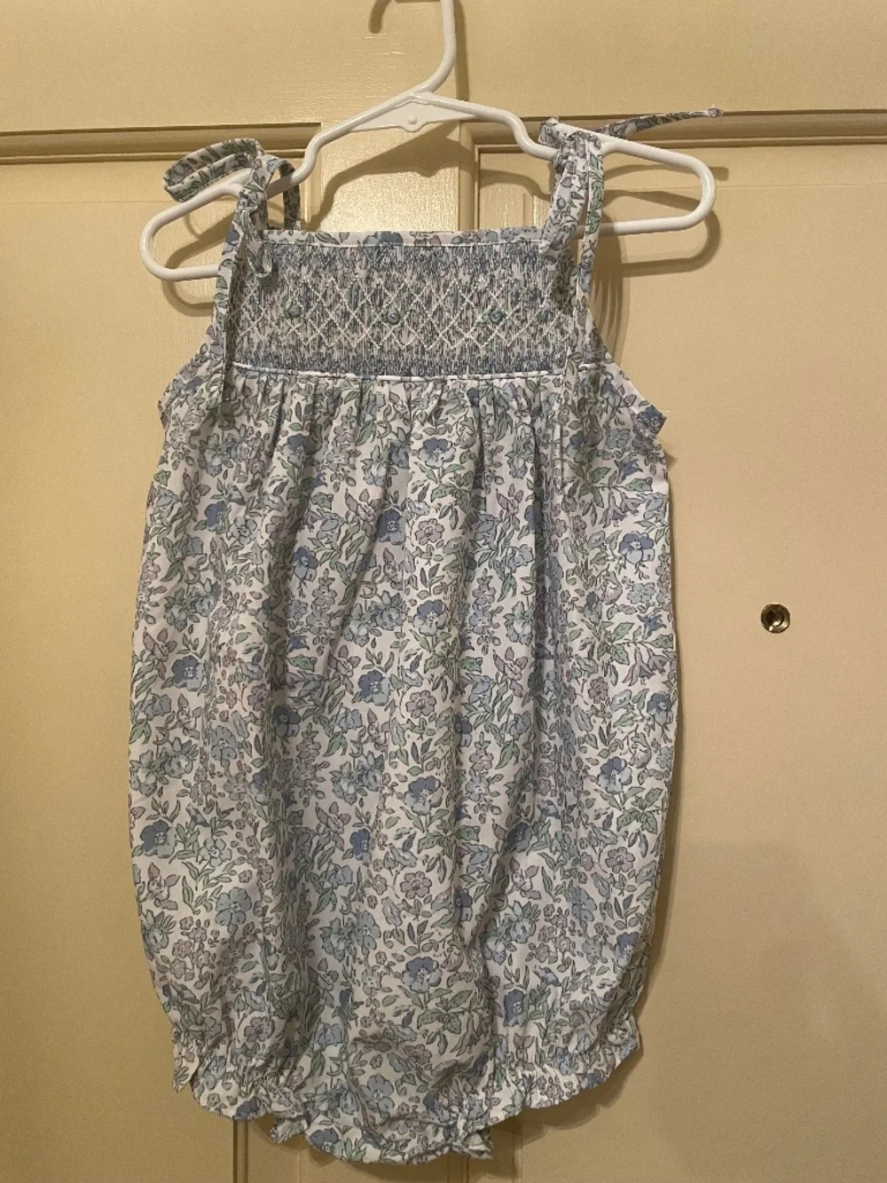 EUC Cecil and Lou Smocked Floral Bubble 3T